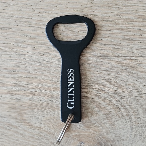 NWOT Guinness Bottle Opener Keychain - Picture 1 of 4